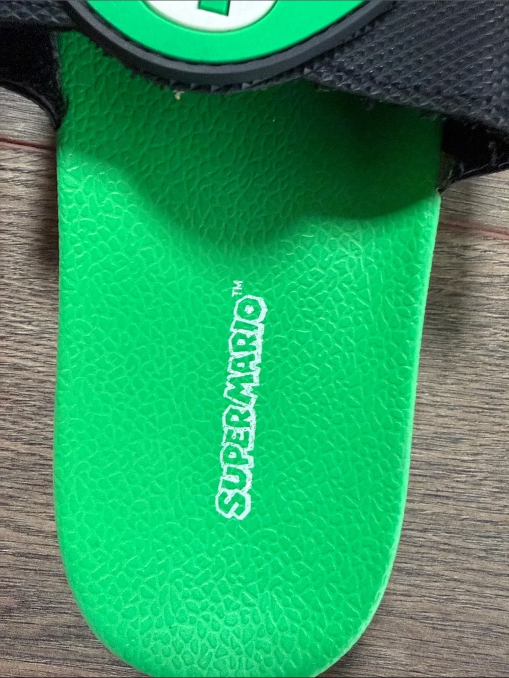 Super Mario Nintendo Sandals Boys Size 1-2 Mario & Luigi Slide Sandal Green Red